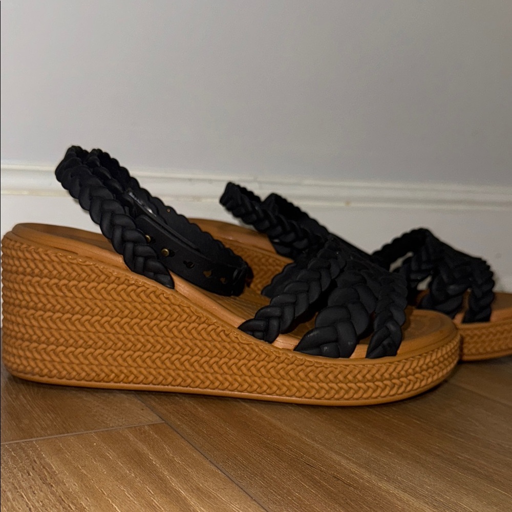 CROCS Black Braided Sandals